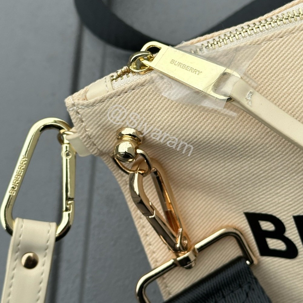 Burberry crossbody bag/ cosmetic bag/ travel bag/ shoulder bag - Picture 5 of 8